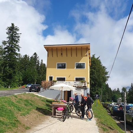 Chalet Jaune Charmant Som Sarcenas Buitenkant foto
